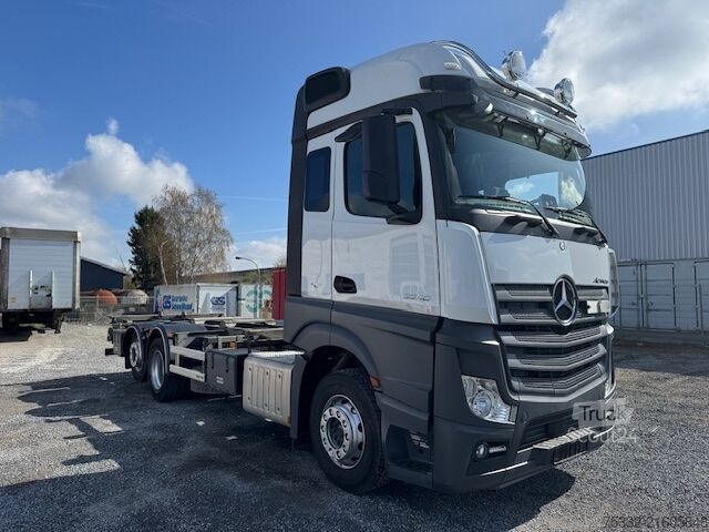 Camion porte-caisses amovibles Mercedes-Benz Actros 2540 BDF exBW Fahrsch BIG KM 96