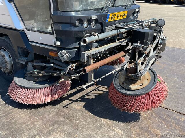  Ravo Ravo 560 sweeper 3th brush / vacuumtruck (BZ-VJ...