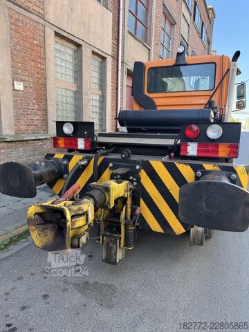 يونيماج U400 للسكك الحديدية والطرق Mercedes-Benz unimog U400