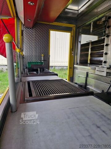 Aangepaste bestelwagen FIAT Hähnchengrill / Foodtruck