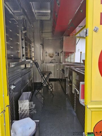 Aangepaste bestelwagen FIAT Hähnchengrill / Foodtruck