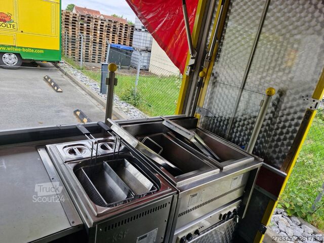 Aangepaste bestelwagen FIAT Hähnchengrill / Foodtruck
