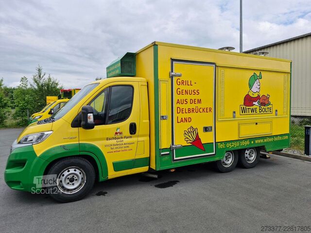 Aangepaste bestelwagen FIAT Hähnchengrill / Foodtruck