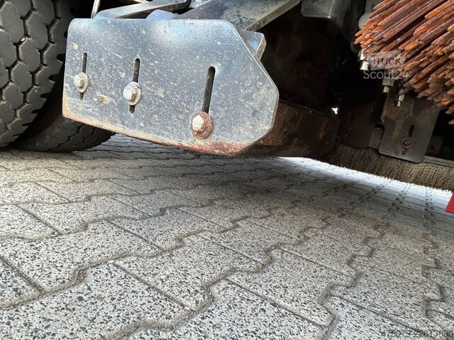 Пътна метачка машина MERCEDES-BENZ Atego 1324 / Bucher CityFant 6000