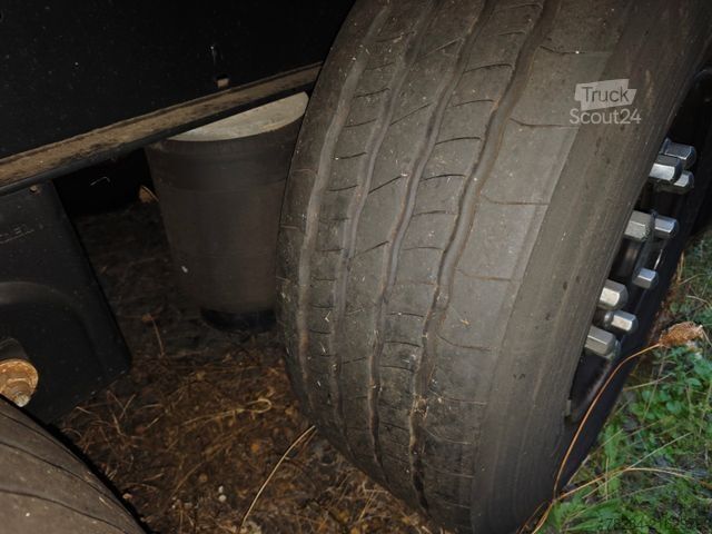 Semi-remorque bâchée KÖGEL S24 SafeServer RSAB Quickslide Liftachs Paletten