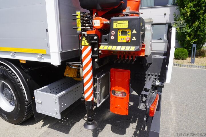 Široká strana s HDS Mercedes-Benz Arocs 2633 flatbed truck / Crane FASSI