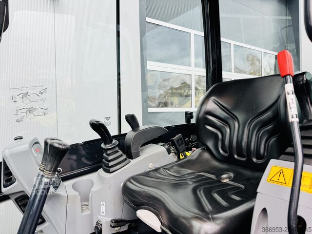 Minibagger Kubota KX 016-4 - 1. HAND