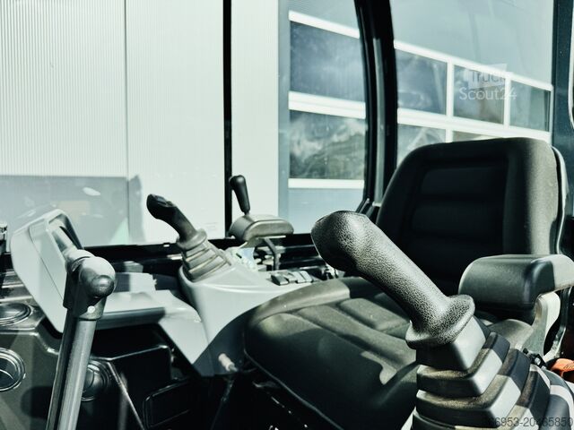 Minibagger Yanmar SV 16 - 1. HAND