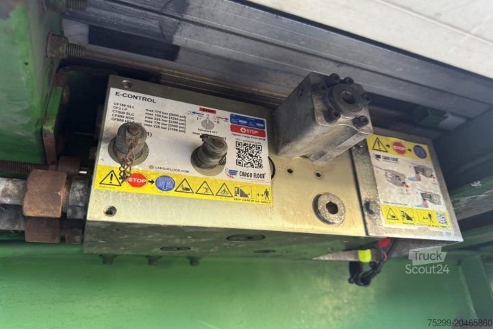 Semirimorchio CF 300 Schubboden / Swiss-Vehicle