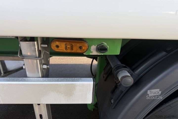 Semirimorchio CF 300 Schubboden / Swiss-Vehicle