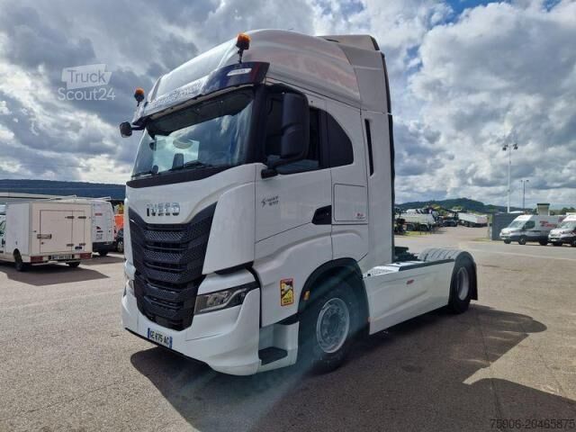 Стандартен влекач Iveco S-WAY 510