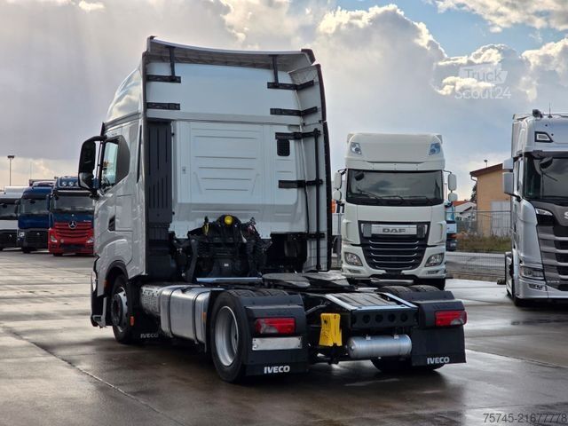 Standardni vlačilec IVECO S-WAY 530 * ACC * VOLLLUFT * 2X TANK * KLIMAAUT