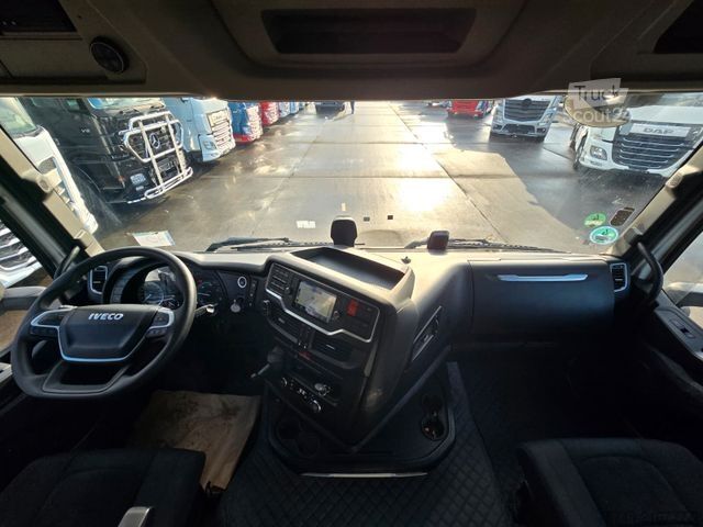 Standardni vlačilec IVECO S-WAY 530 * ACC * VOLLLUFT * 2X TANK * KLIMAAUT