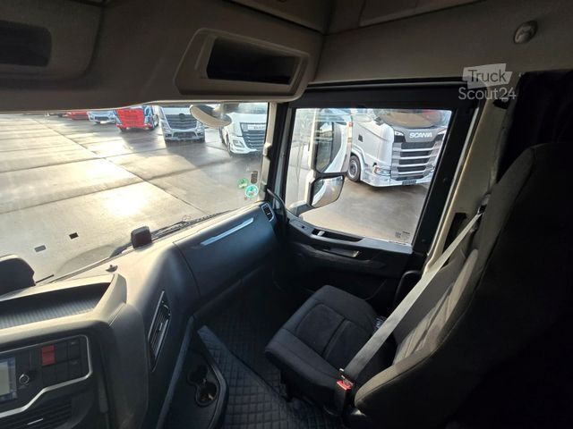 Standardni vlačilec IVECO S-WAY 530 * ACC * VOLLLUFT * 2X TANK * KLIMAAUT