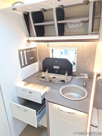 Autorulotă semi-integrată BÜRSTNER Lyseo TD 594 180 PS -  Automatik