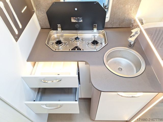 Autorulotă semi-integrată BÜRSTNER Lyseo TD 594 180 PS -  Automatik