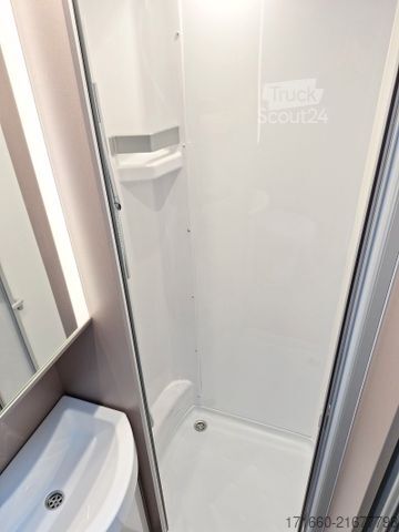 Autorulotă semi-integrată BÜRSTNER Lyseo TD 594 180 PS -  Automatik