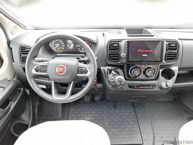 Autorulotă semi-integrată BÜRSTNER Lyseo TD 684 G