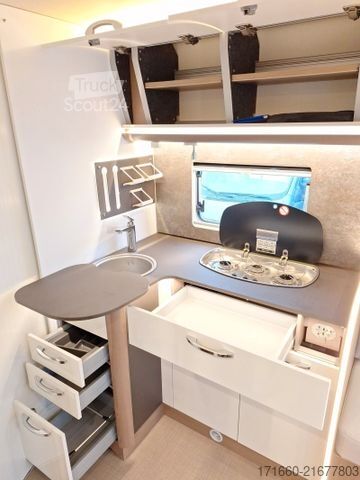 Autorulotă semi-integrată BÜRSTNER Lyseo TD 684 G