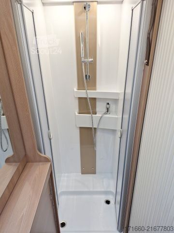 Autorulotă semi-integrată BÜRSTNER Lyseo TD 684 G