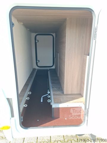 Camping-car semi-intégré CARADO V 132