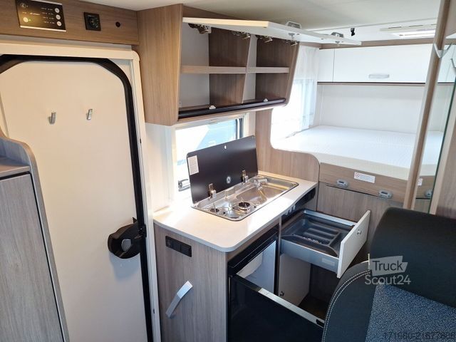 Camping-car semi-intégré CARADO V 132