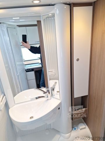 Camping-car semi-intégré CARADO V 132