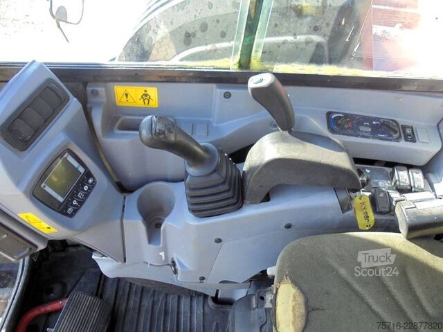 Midi rýpadlo Kubota KX 080-4