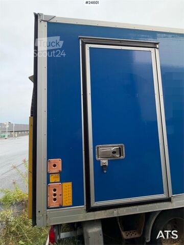 Resväska Mercedes-Benz Sprinter 4x2 Box truck – 3-temperature refrigerati