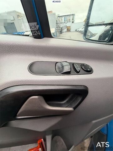 Resväska Mercedes-Benz Sprinter 4x2 Box truck – 3-temperature refrigerati