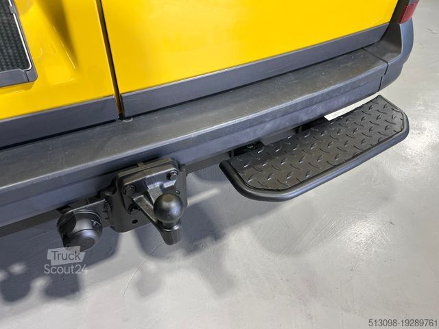 Miniautocarro VOLKSWAGEN CRAFTER 2.0TDI 8 SITZER TEMP. KLIMA AHK 1.HAND
