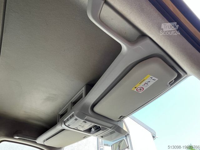 Miniautocarro VOLKSWAGEN CRAFTER 2.0TDI 8 SITZE TEMPOMAT KLIMA AHK 1.HAND