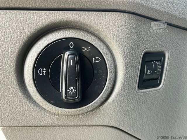 Miniautocarro VOLKSWAGEN CRAFTER 2.0TDI 8 SITZE TEMPOMAT KLIMA AHK 1.HAND
