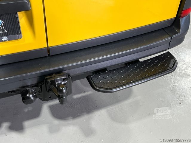 Miniautocarro VOLKSWAGEN CRAFTER 2.0TDI 8 SITZER TEMP. KLIMA AHK 1.HAND