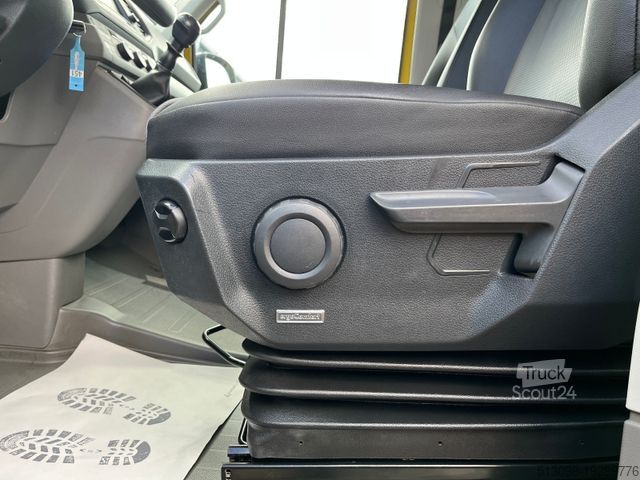 Miniautocarro VOLKSWAGEN CRAFTER 2.0TDI 8 SITZER TEMP. KLIMA AHK 1.HAND
