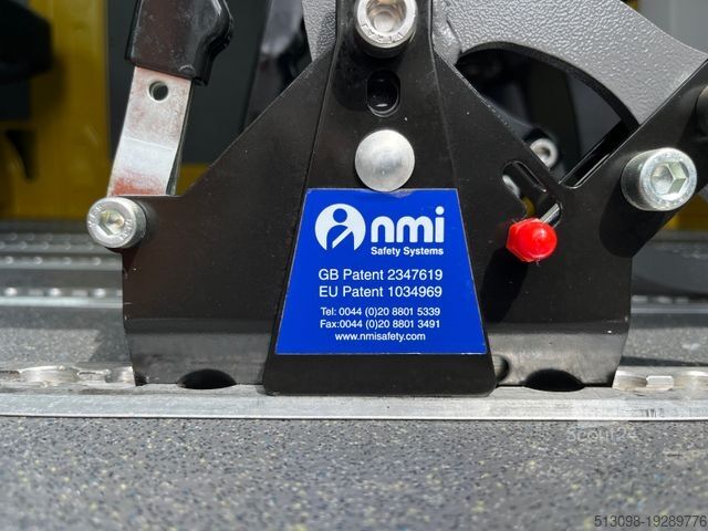 Miniautocarro VOLKSWAGEN CRAFTER 2.0TDI 8 SITZER TEMP. KLIMA AHK 1.HAND