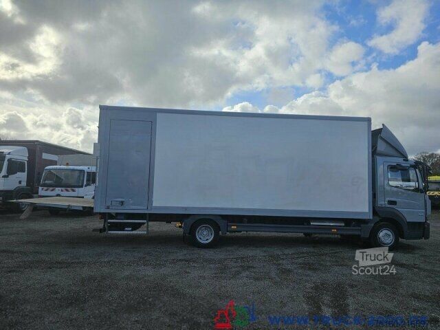 Furgone chiuso Mercedes-Benz Atego 818 Lang LBW MBB 1.000kg Seitentür rechts