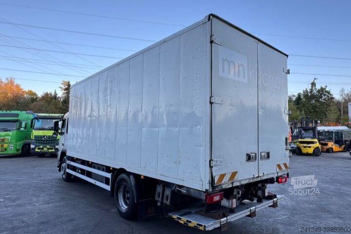 Camión caja VOLVO FM-330 4x2