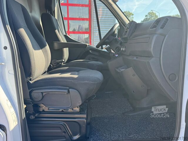  Renault Master Hoogwerker Klubb KL26