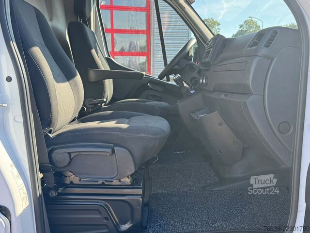  Renault Master Hoogwerker Klubb KL26