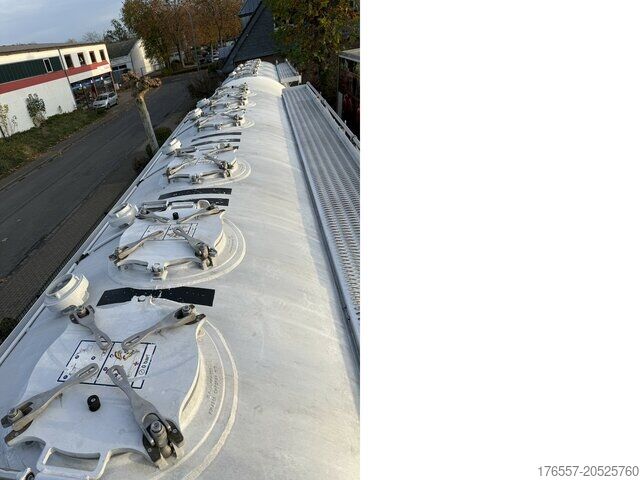 LKW mit Siloaufbau MAN TGX 26.460 6x2 LL Silo Feldbinder 30 qm