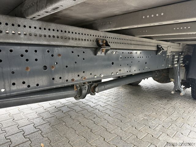 Tentinė platforma sunkvežimis Iveco Eurocargo 160-280