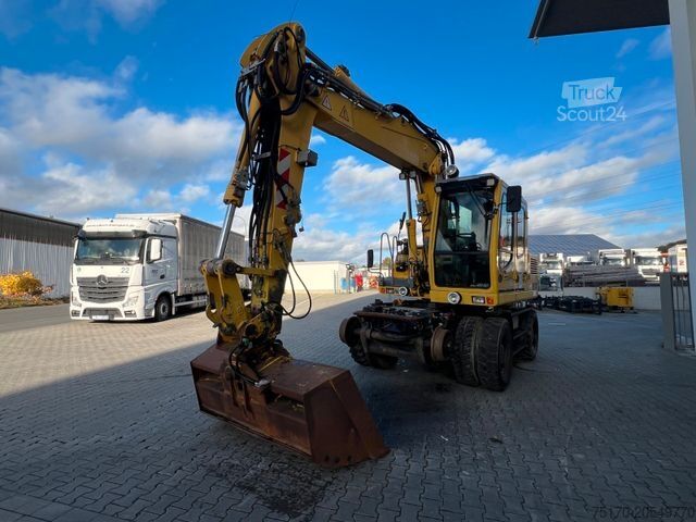 Pelle sur pneus LIEBHERR A 900 C ZW Litronic / 19.393 h / 2011
