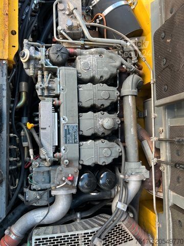 Tekerlekli ekskavatör LIEBHERR A 900 C ZW Litronic / 19.393 h / 2011