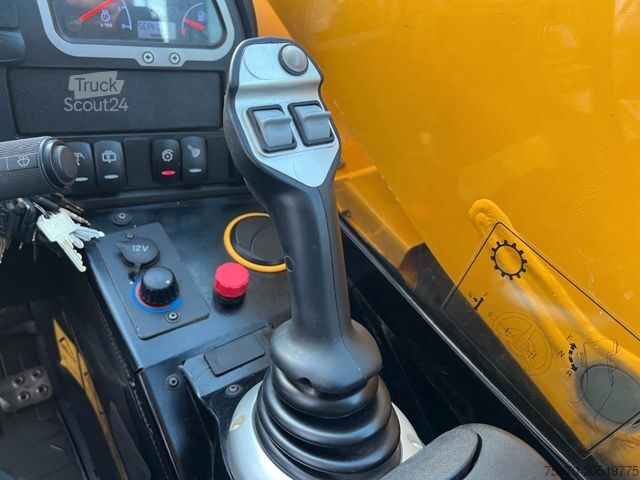 Chargeuse sur pneus JCB 525-60 / 1.064 h / 2022 / Klima!