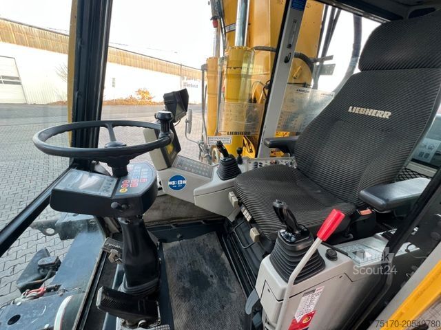 Pelle sur pneus LIEBHERR A 900 C ZW Litronic / 19.616 h / 2009