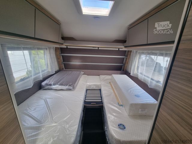 Rulotă DETHLEFFS Nomad 490 EST Einzelbetten mit Heckbad