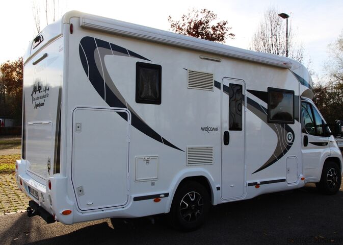 Semi-integrated motorhome Chausson 640