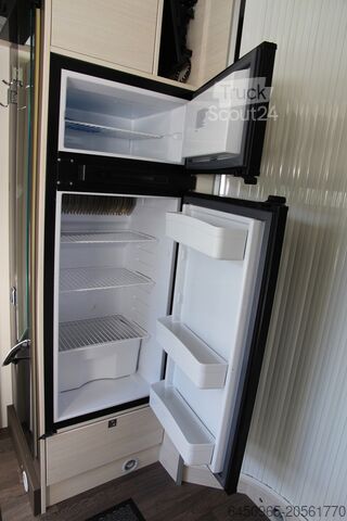 Autocaravană semi-integrată Chausson 640