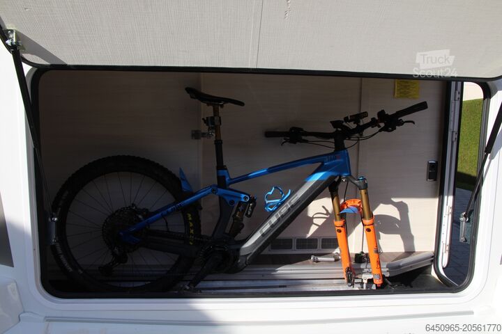 Semi-integrated motorhome Chausson 640